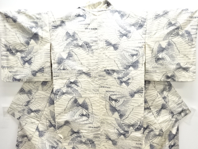  アンティーク　蝶模様織り出し手織り紬着物